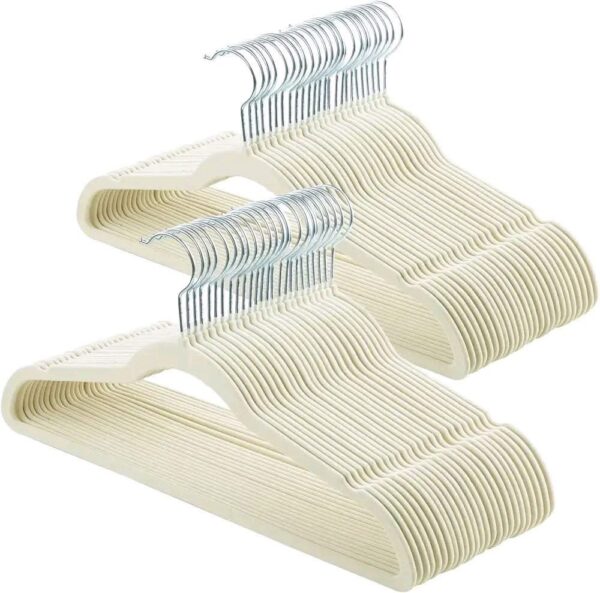 #ad 🔶50% off🔶

velvet hangers
